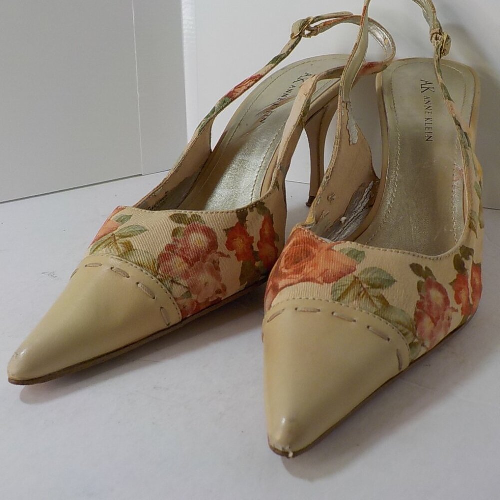 ANNE KLEIN, Tan Leather Cap/Floral Fabric Upper, Sling Back Pumps with Stitching